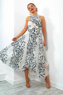 Artemis - White Spot Pleated Maxi Dress -Glamoros Clothing Shop Artemis WhiteSpotPleatedMaxiDress3