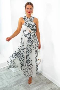Artemis - White Spot Pleated Maxi Dress -Glamoros Clothing Shop Artemis WhiteSpotPleatedMaxiDress5
