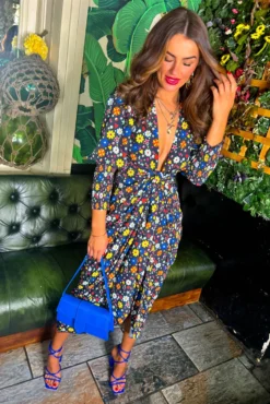 Glamorous Drive Em Wild - Black Multi Sticker Print Midi Wrap Dress 15 Glamorous Drive Em Wild - Black Multi Sticker Print Midi Wrap Dress -Glamoros Clothing Shop Don t Tame Me Blue Multi Abstract Midi Wrap Dress3