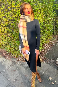 Hard To Find - Black Ribbed Knit Midi Dress