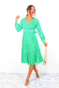 Oh So Lavish - Green Animal Print Pleated Midi Dress -Glamoros Clothing Shop OhSoLavish GreenAnimalPrintPleatedMidiDress 2