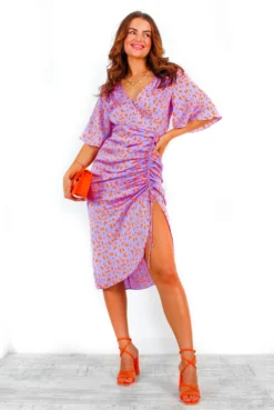 Liquorish The Best Is Yet To Come - Lilac Orange Animal Print Ruched Midi Dress